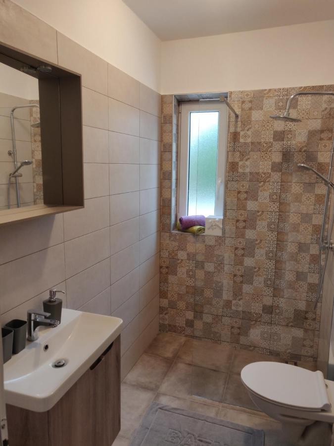 Apartment Lidija Krk Town Eksteriør billede