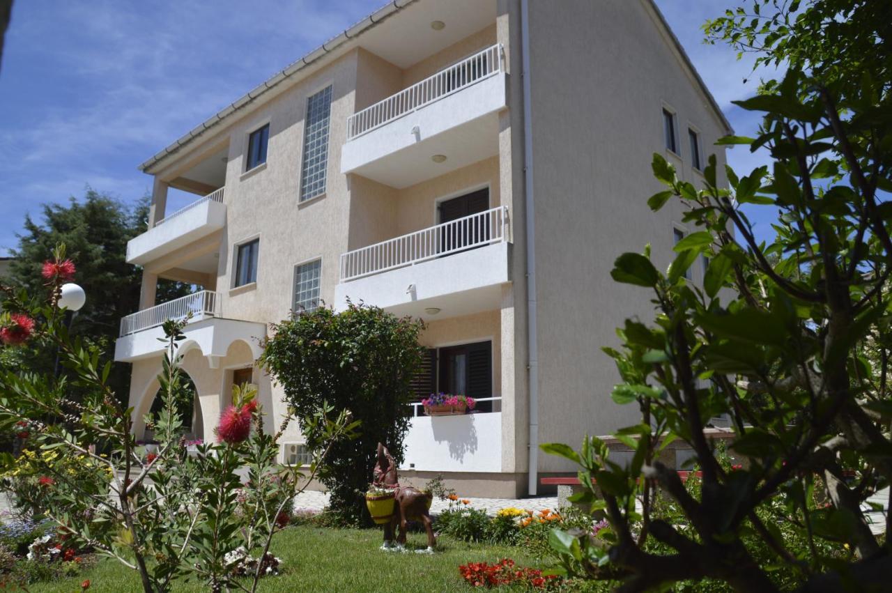 Apartment Lidija Krk Town Eksteriør billede