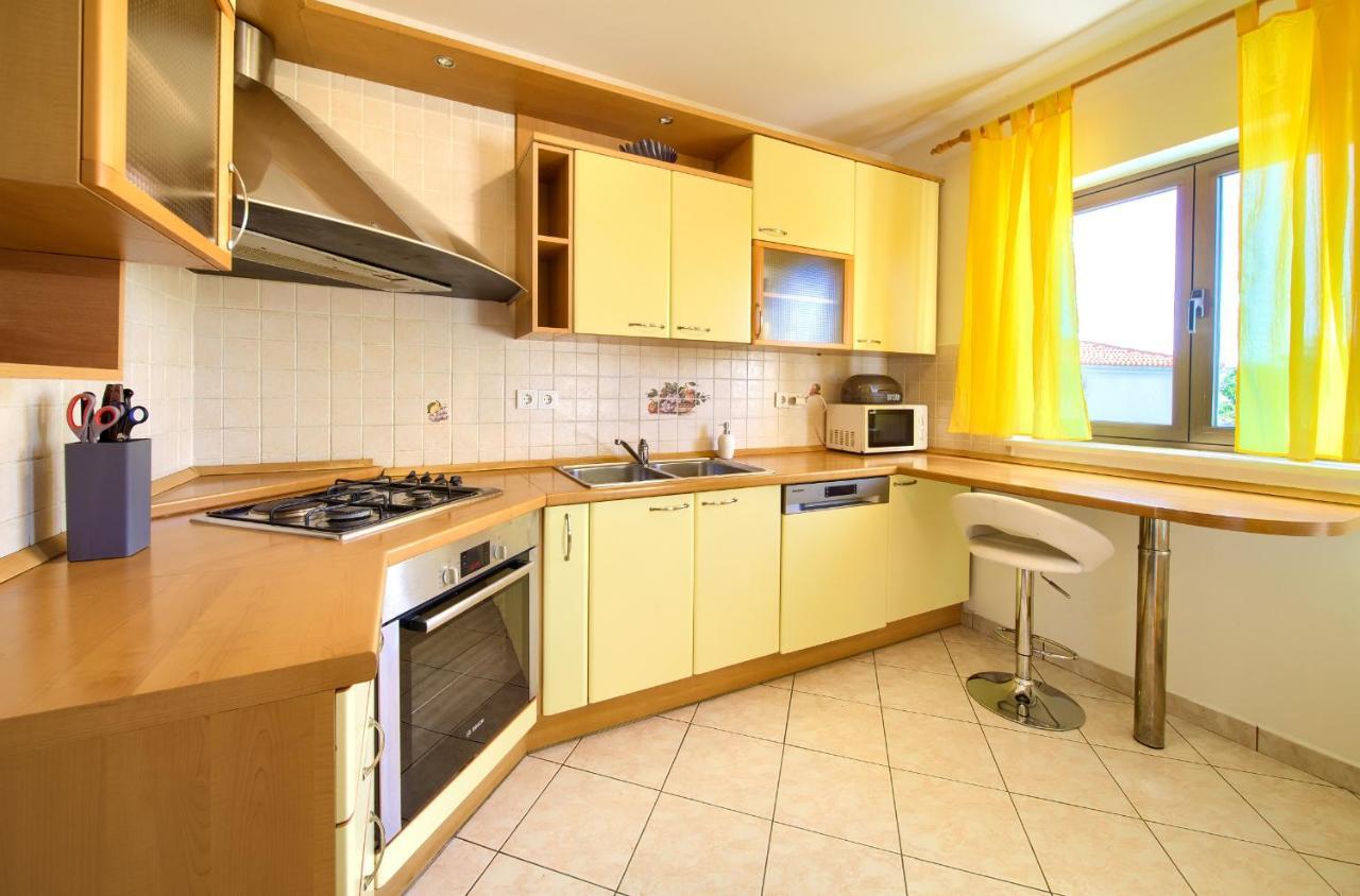 Apartment Lidija Krk Town Eksteriør billede