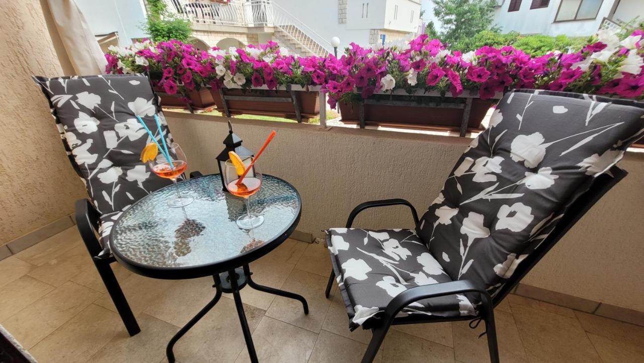 Apartment Lidija Krk Town Eksteriør billede
